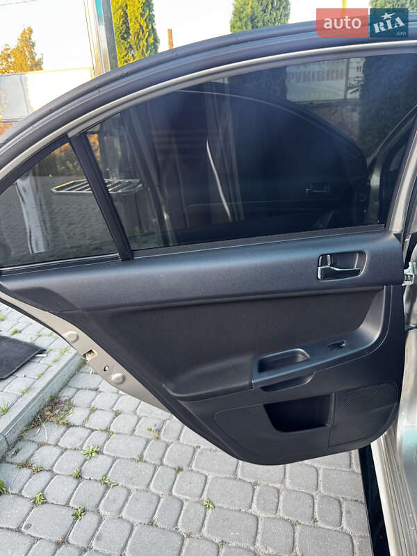 Седан Mitsubishi Lancer 2008 в Березному