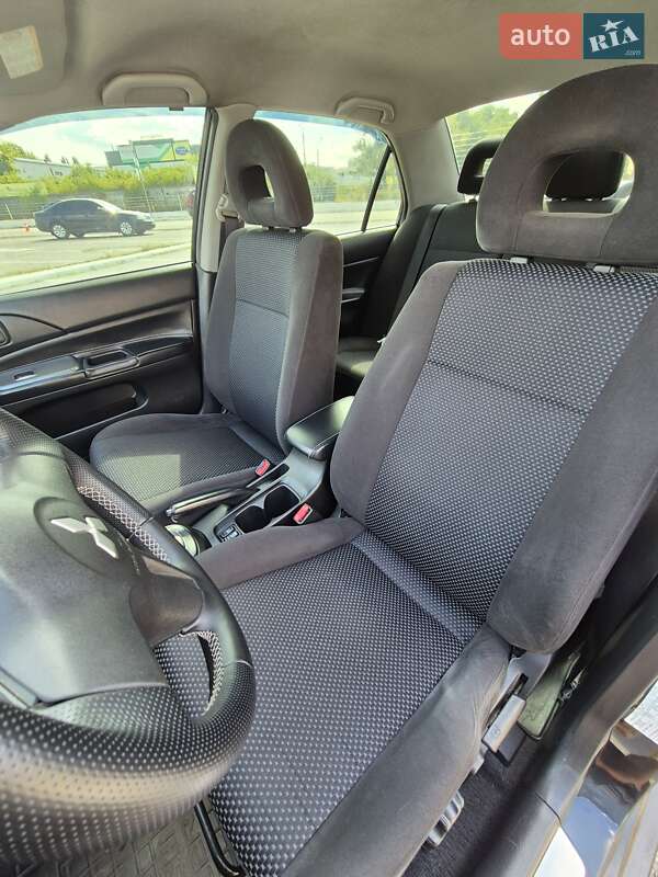 Седан Mitsubishi Lancer 2006 в Києві