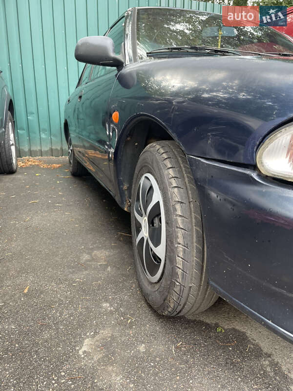 Седан Mitsubishi Lancer 1994 в Киеве