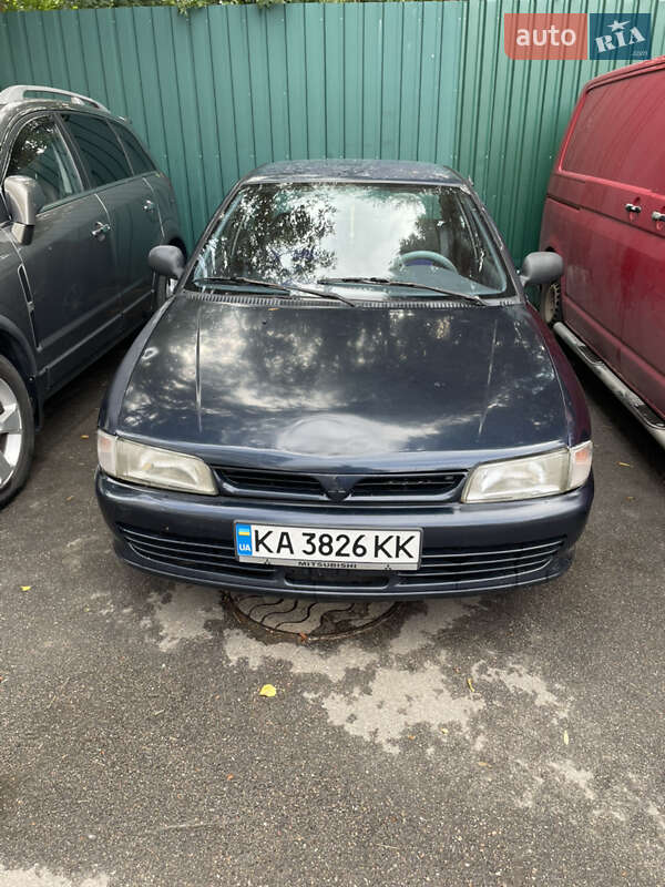 Седан Mitsubishi Lancer 1994 в Киеве