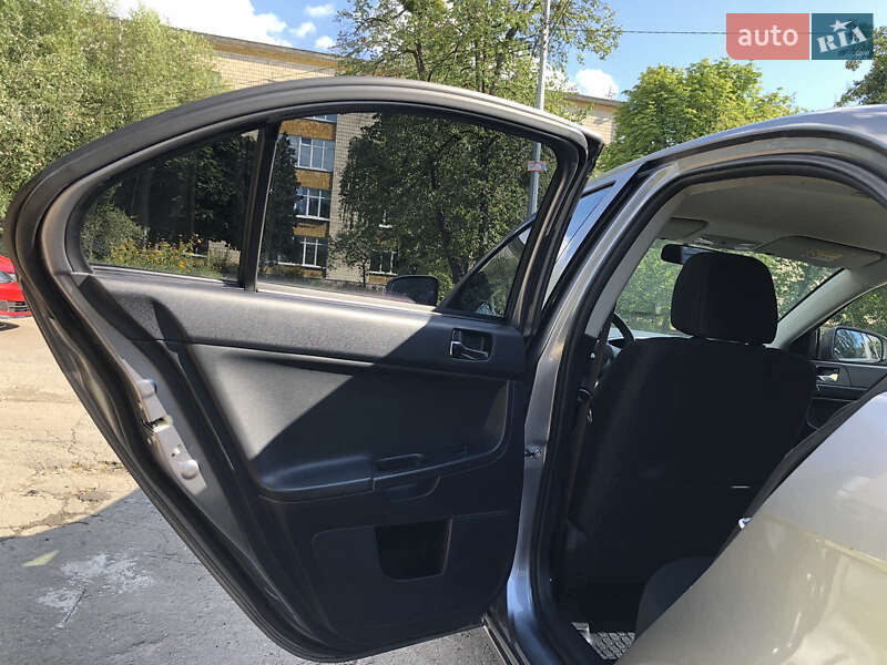 Седан Mitsubishi Lancer 2015 в Киеве фото 25 Седан Mitsubishi Lancer 2015 в Киеве