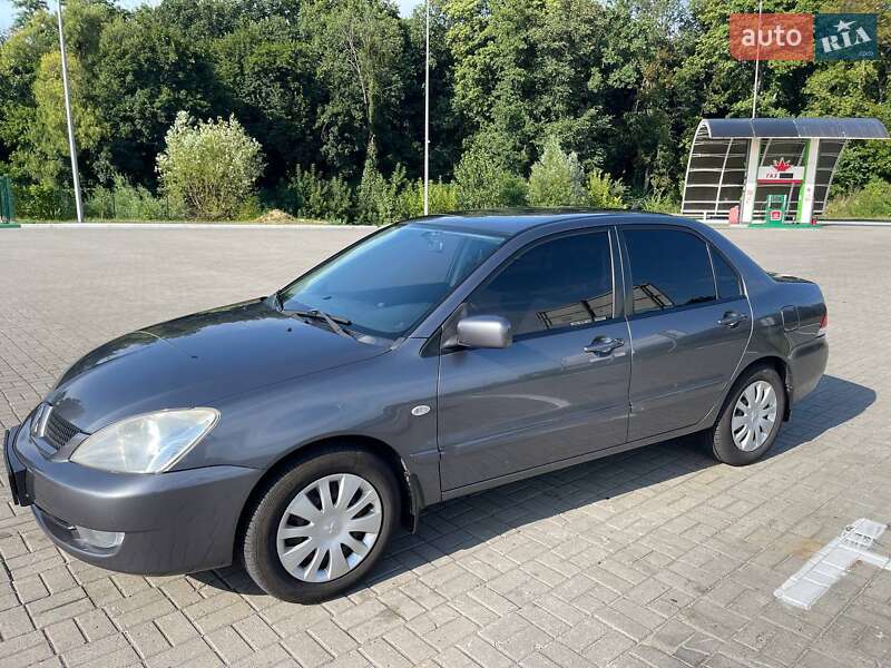 Седан Mitsubishi Lancer 2007 в Киеве