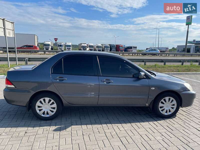 Седан Mitsubishi Lancer 2007 в Киеве