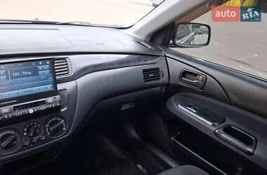 Седан Mitsubishi Lancer 2004 в 