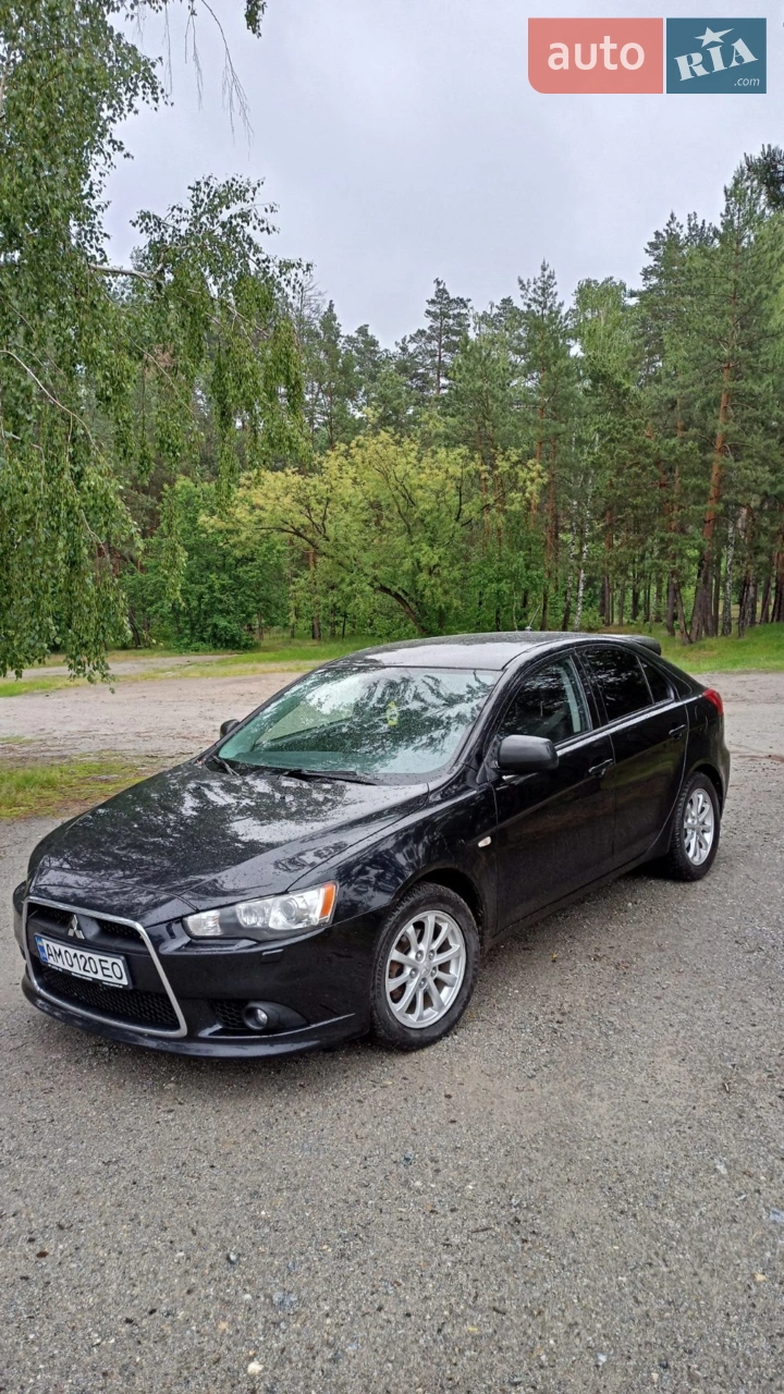 2011 Mitsubishi Lancer - мініатюра 27