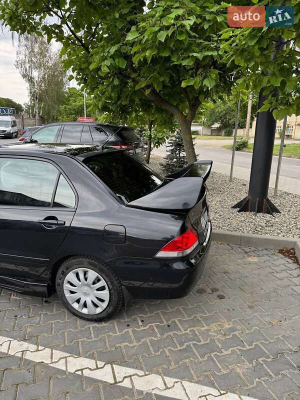 Седан Mitsubishi Lancer 2007 в Черновцах