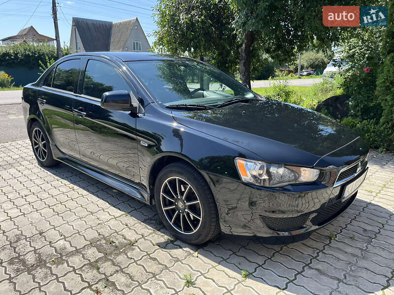 Седан Mitsubishi Lancer 2015 в Фастові