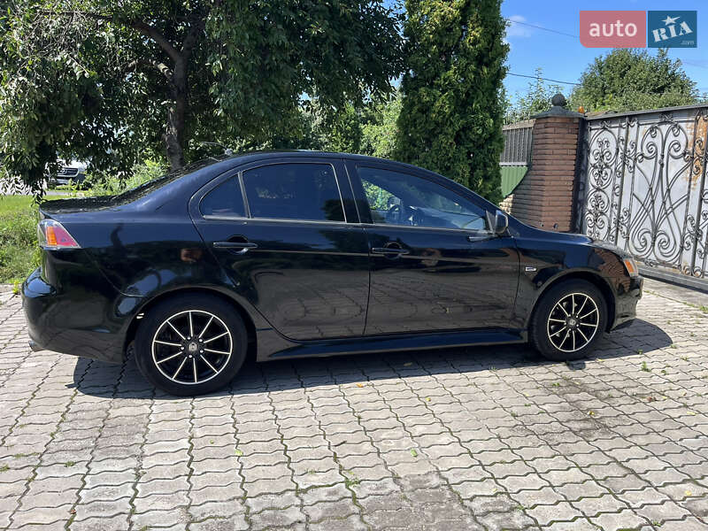 Седан Mitsubishi Lancer 2015 в Фастові