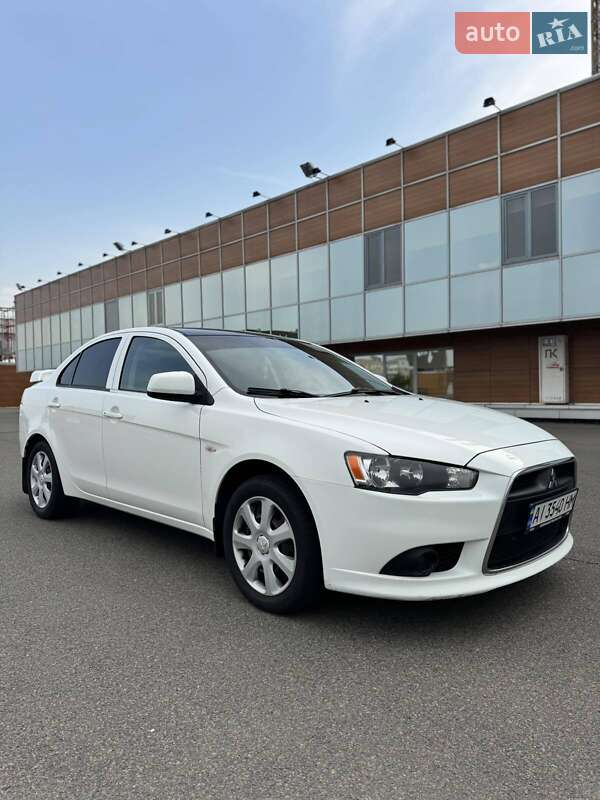 Седан Mitsubishi Lancer 2012 в Киеве