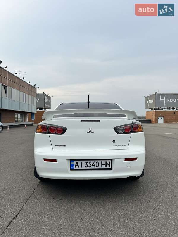 Седан Mitsubishi Lancer 2012 в Киеве