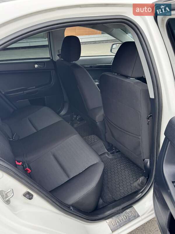 Седан Mitsubishi Lancer 2012 в Киеве