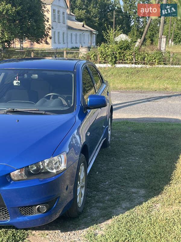 Хетчбек Mitsubishi Lancer 2010 в Гребінці