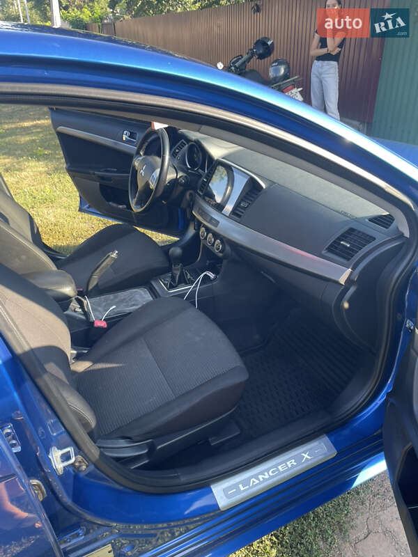 Хетчбек Mitsubishi Lancer 2010 в Гребінці