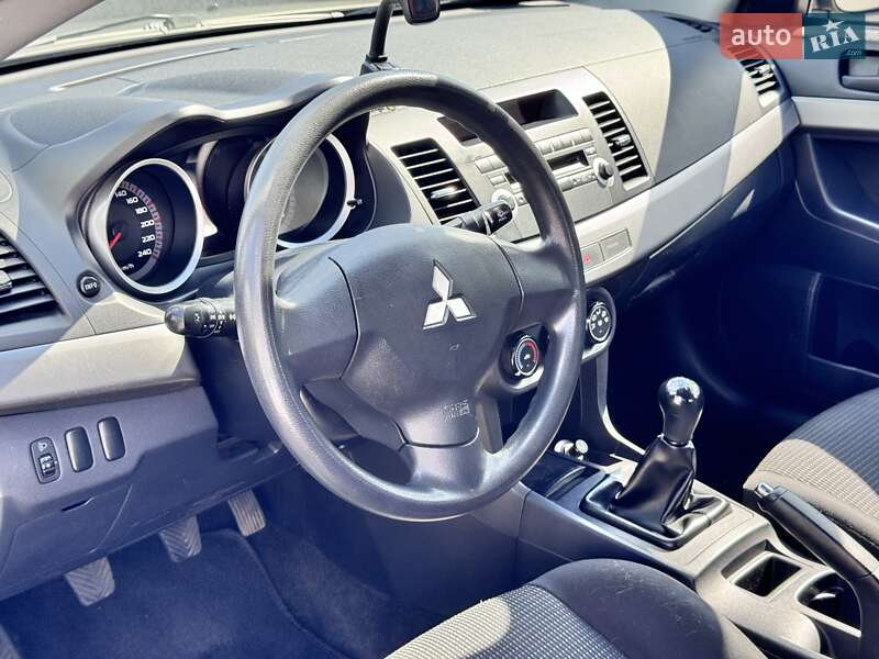 Седан Mitsubishi Lancer 2008 в Броварах