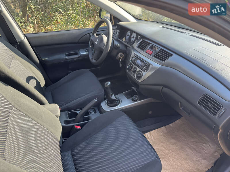 Седан Mitsubishi Lancer 2009 в Днепре