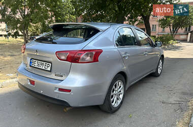 Хэтчбек Mitsubishi Lancer 2011 в 