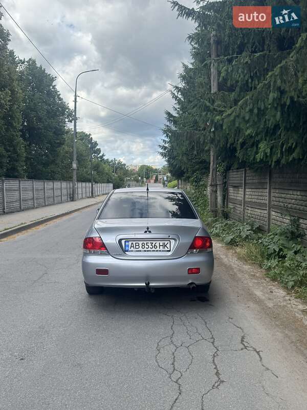 Седан Mitsubishi Lancer 2006 в Виннице