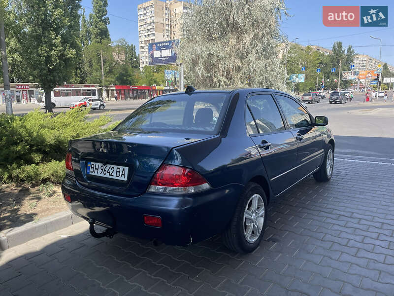 Седан Mitsubishi Lancer 2004 в Одессе