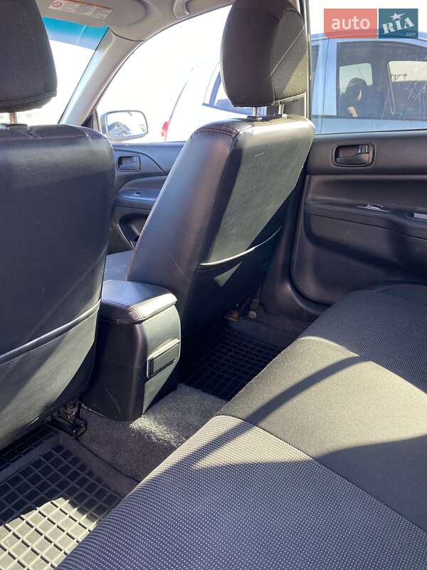 Седан Mitsubishi Lancer 2007 в Киеве