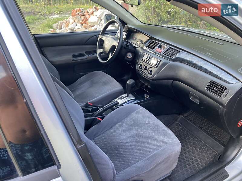 Седан Mitsubishi Lancer 2003 в Харькове