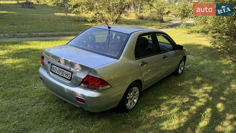 Седан Mitsubishi Lancer 2005 в Ужгороді