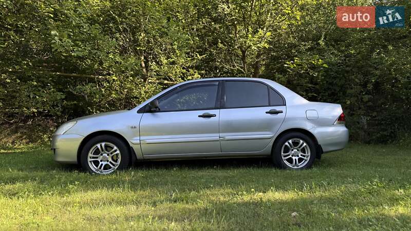 Седан Mitsubishi Lancer 2005 в Ужгороді