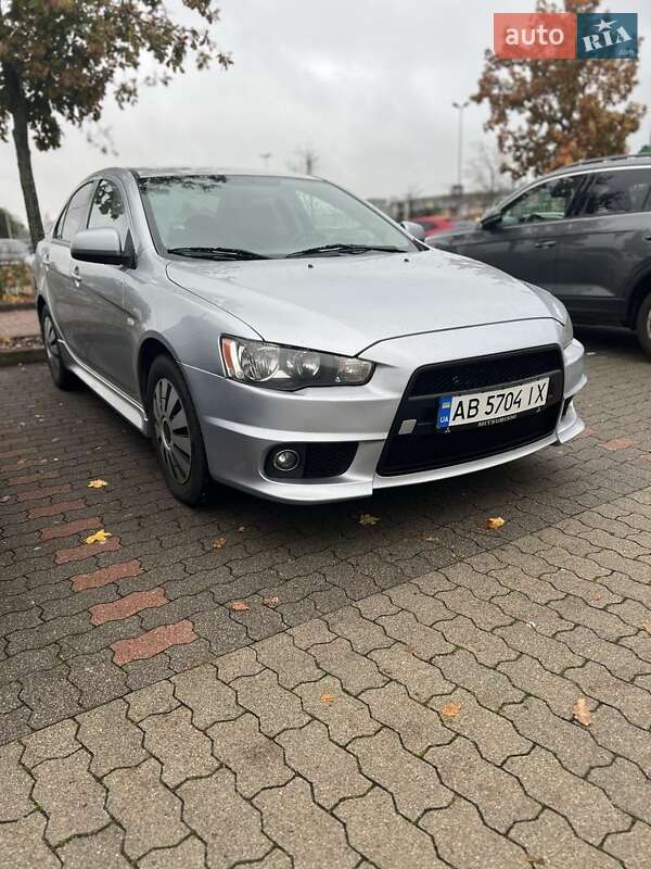 Седан Mitsubishi Lancer 2012 в Чернигове