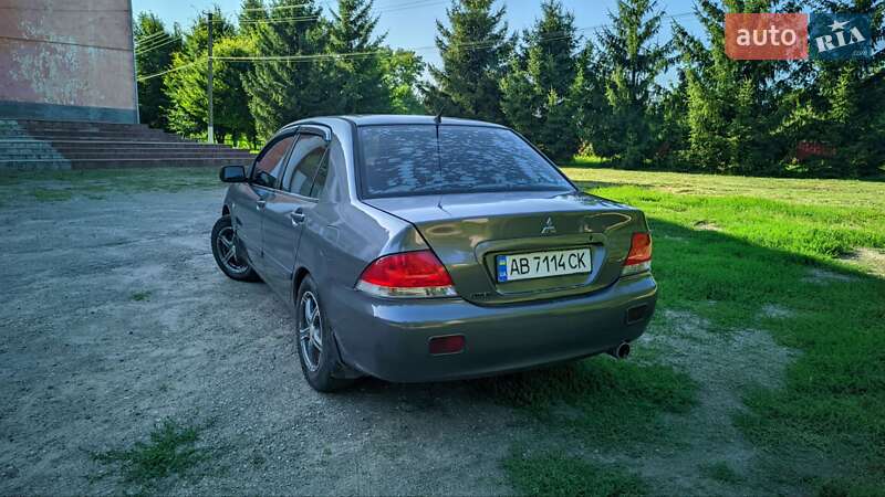Седан Mitsubishi Lancer 2005 в Тростянце фото 3 Седан Mitsubishi Lancer 2005 в Тростянце