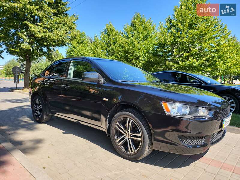 Седан Mitsubishi Lancer 2011 в Могилев-Подольске