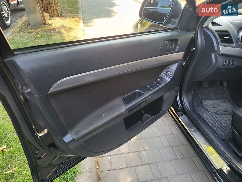 Седан Mitsubishi Lancer 2011 в Могилев-Подольске