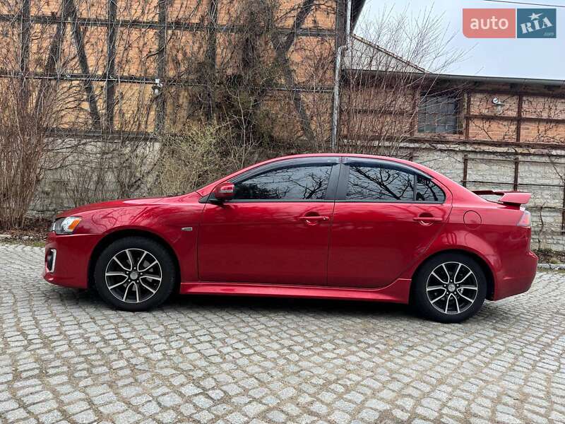 Седан Mitsubishi Lancer 2017 в Львове