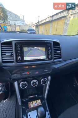 Седан Mitsubishi Lancer 2016 в 