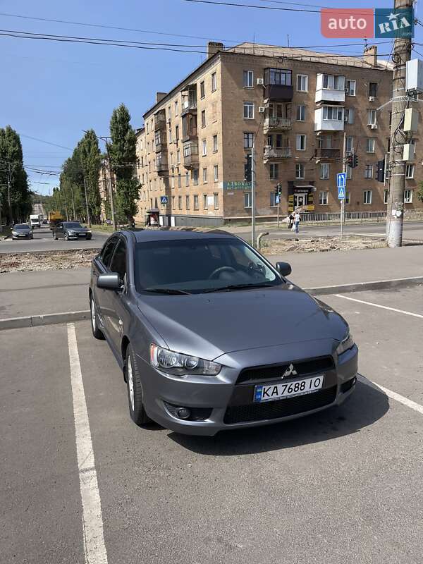 Хэтчбек Mitsubishi Lancer 2009 в 