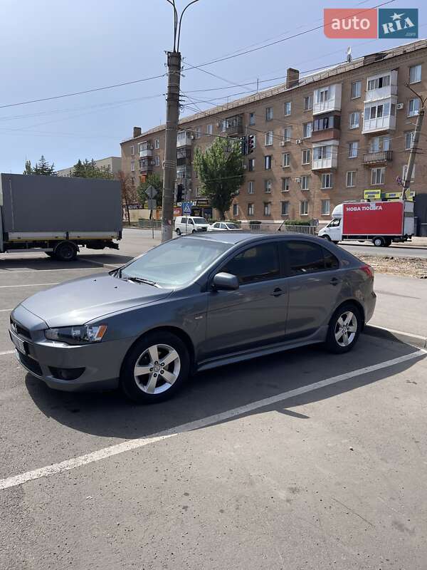 Хэтчбек Mitsubishi Lancer 2009 в Кривом Роге фото 2 Хэтчбек Mitsubishi Lancer 2009 в Кривом Роге