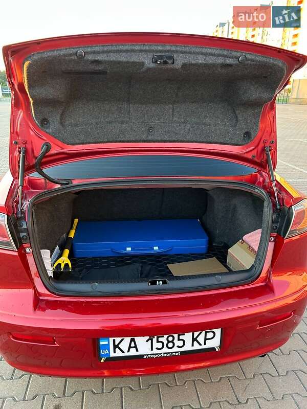 Седан Mitsubishi Lancer 2011 в Києві