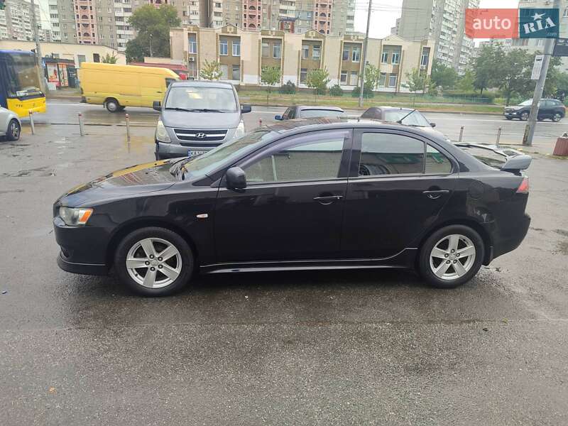 Седан Mitsubishi Lancer 2008 в Киеве