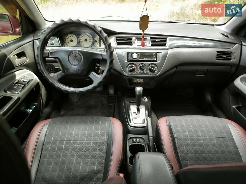 Седан Mitsubishi Lancer 2004 в Днепре