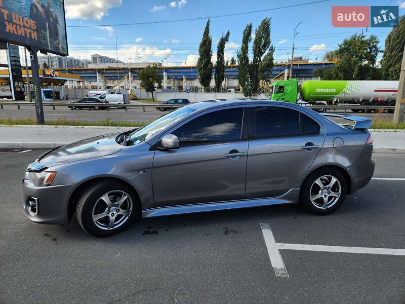 Седан Mitsubishi Lancer 2017 в Киеве