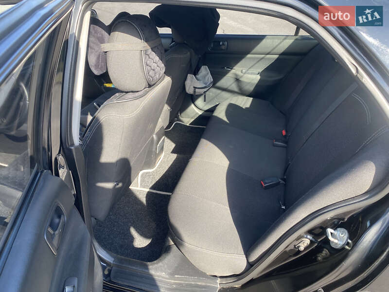 Седан Mitsubishi Lancer 2006 в Горішніх Плавнях