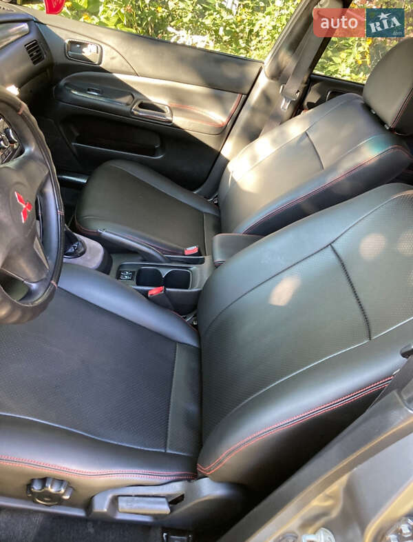 Седан Mitsubishi Lancer 2006 в Киеве