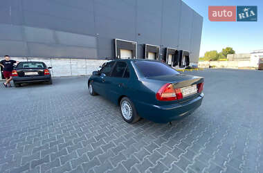 Седан Mitsubishi Lancer 1996 в 
