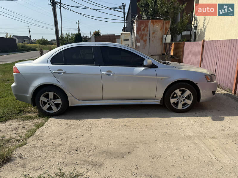 Седан Mitsubishi Lancer 2009 в Києві