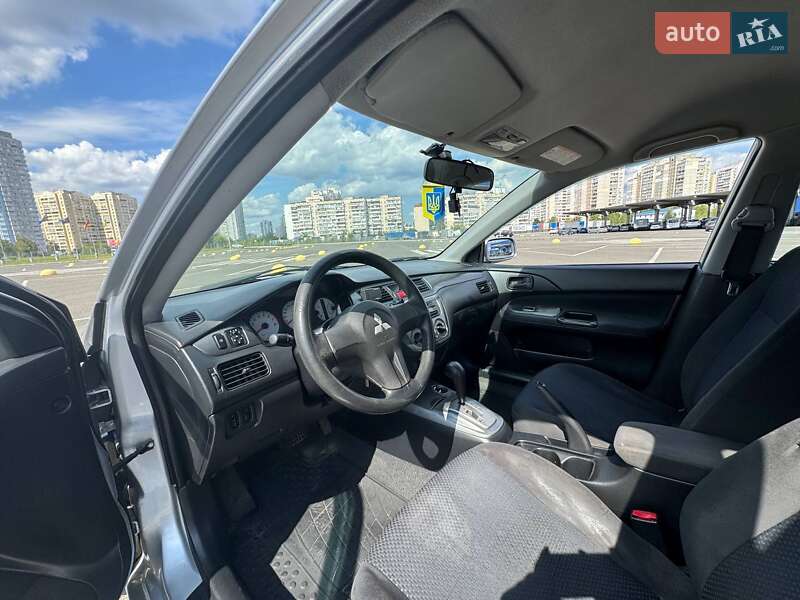 Седан Mitsubishi Lancer 2007 в Киеве