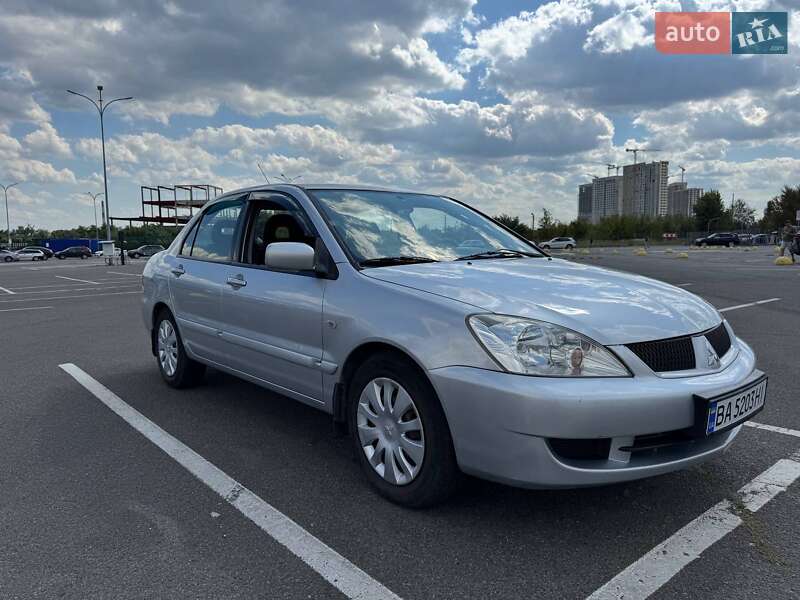Седан Mitsubishi Lancer 2007 в Киеве