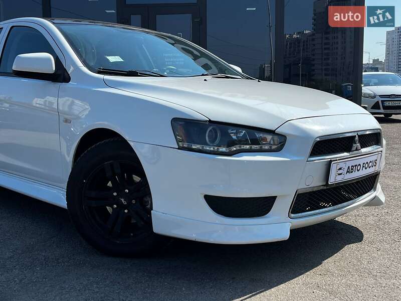 Седан Mitsubishi Lancer 2014 в Киеве