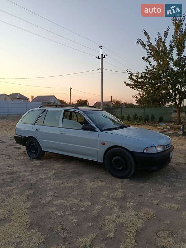 Универсал Mitsubishi Lancer 1995 в Одессе