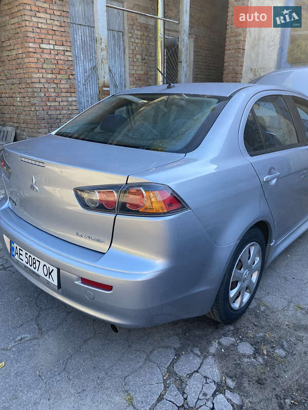Седан Mitsubishi Lancer 2015 в Дніпрі