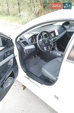 Седан Mitsubishi Lancer 2017 в 