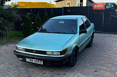 Седан Mitsubishi Lancer 1989 в 