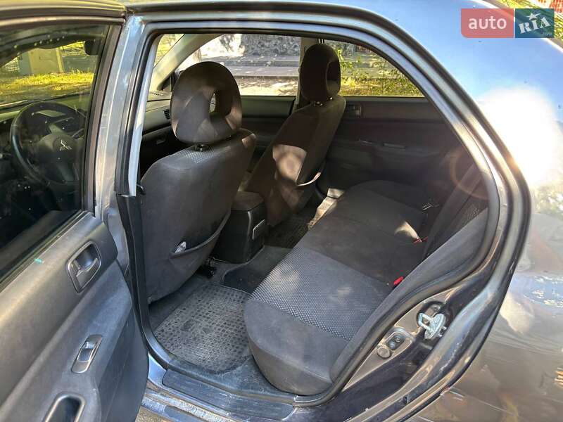 Седан Mitsubishi Lancer 2006 в Киеве